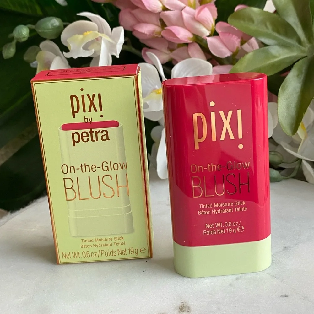 NIB Pixi On-the-Glow Blush Stick in Ruby - Strawberry Red